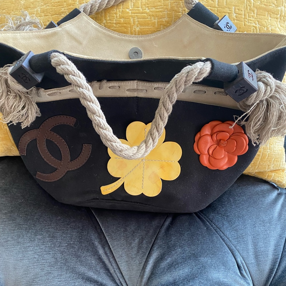 AUTHENTIC Chanel beach tote bag looking for a new home